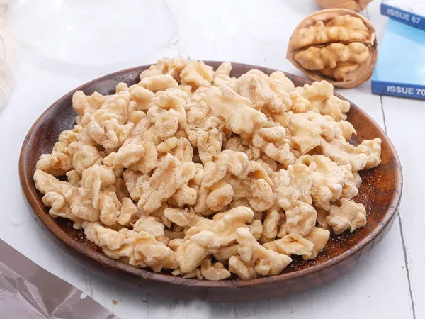 Peeled Walnut Kernels (Seasoned Walnuts)